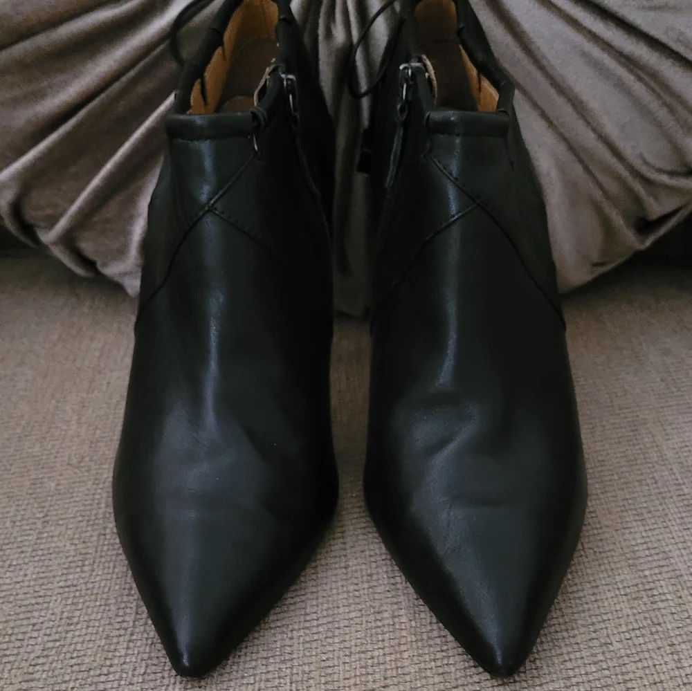 BADGLEY MISCHKA PRIZE LACED DETAIL GENUINE LEATHER ANKLE BOOTS